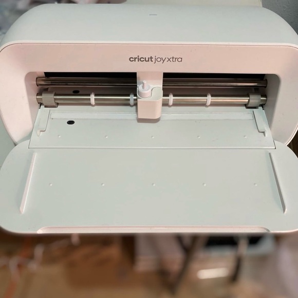 Cricut Joy Xtra machine - BRAND NEW CONDITION